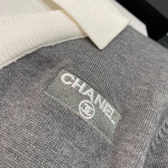 Gray V-neck knitted sweater - Picture 4 of 6